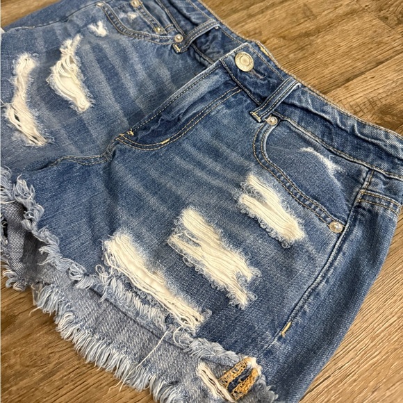 American Eagle • Distressed Shortie Shorts - Picture 3 of 7